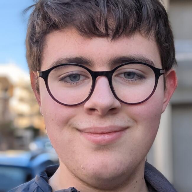 Babysitter in Le Mesnil-Esnard: Antoine