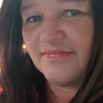 Babysitter in Itaperuna: Thiara