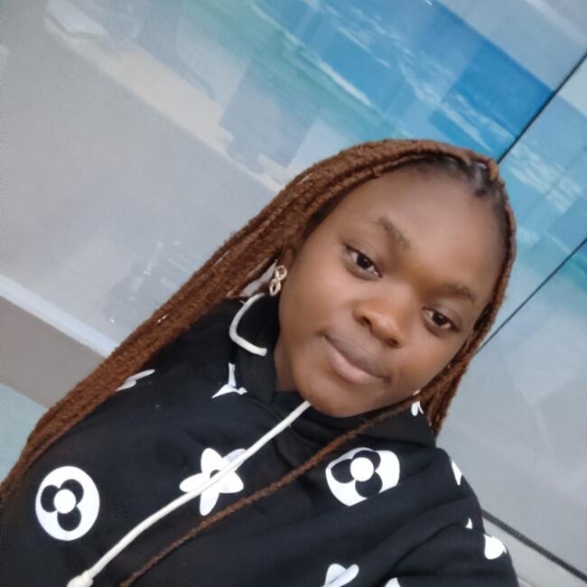 Babysitter in Mercier: Stella