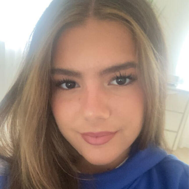 Baby-sitter in Woodbridge: Violet