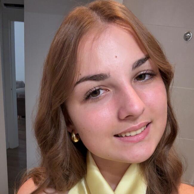 Babysitter in Amboise: Andrea