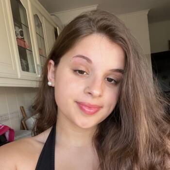 Babysitter em Almada: Luana