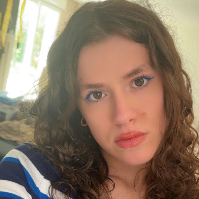 Babysitter in Caen: Emma