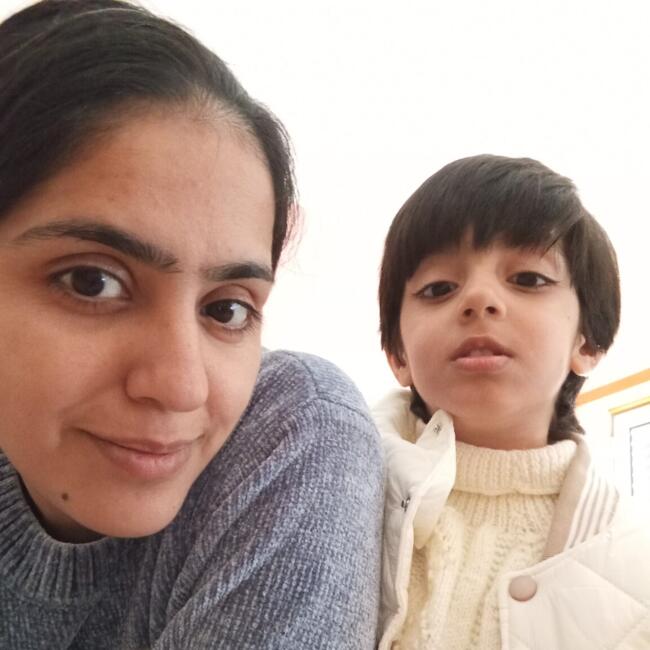 Babysitter in Almeirim: Manpreet