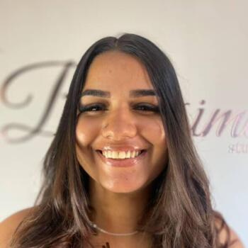 Babysitter in Jardim Botânico (Distrito Federal): Yasmin