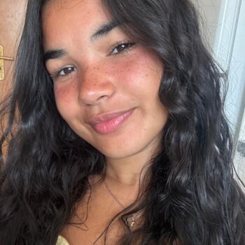 Babysitter in Coimbra: Mayra