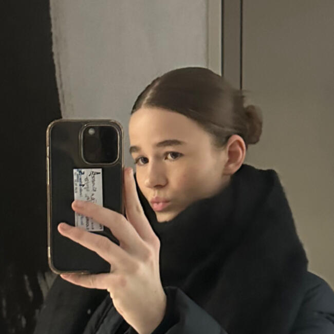 Babysitter in Sydney: Ella