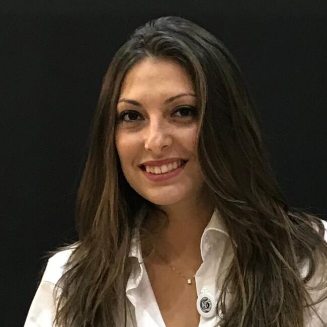 Babysitter in Rome: Katia