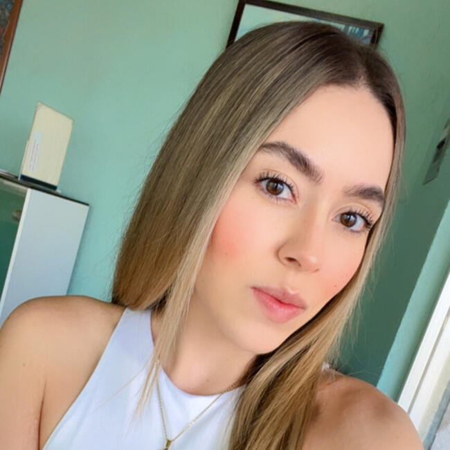 Babysitter in Palomar: Kiara