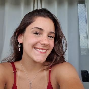 Babá em Franca: Ana Carolina