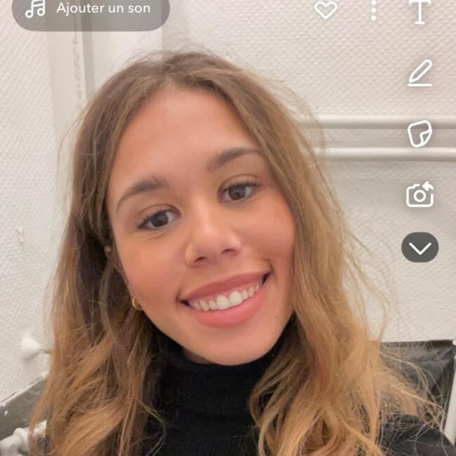 Babysitter in Caen: Justine