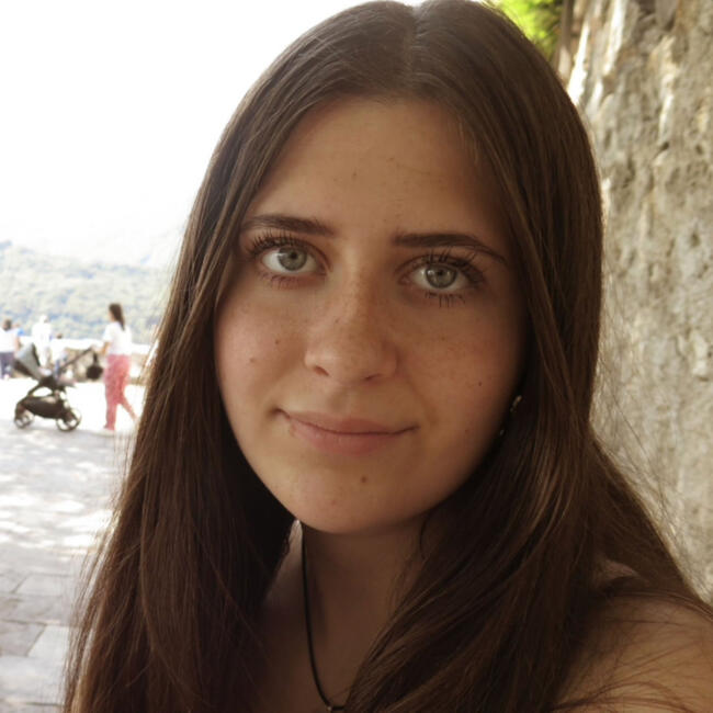 Babysitter in Cambridge: Lucy