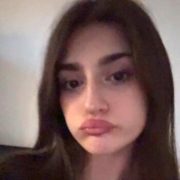 Babysitter in Rhode-Saint-Genèse: Amina