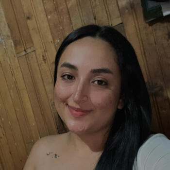 Babysitter in Saint-Ouen: Alejandra