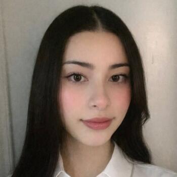 Babysitter in Paris: Lila Haddjeri Bermudez