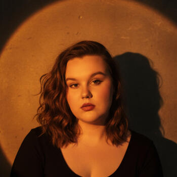 Babysitter Merville: Louisa