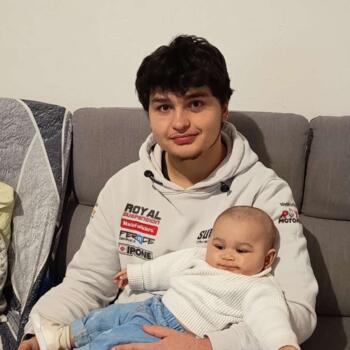 Babysitter in Bergerac: Bryan