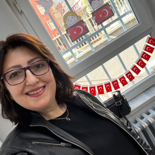İstanbul bölgesinde bebek bakıcısı: Emine
