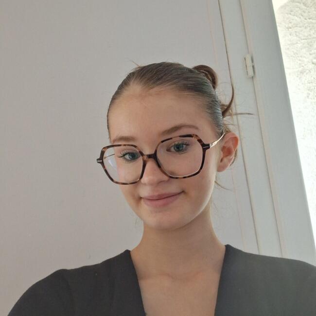 Babysitter in Génissieux: Lysie