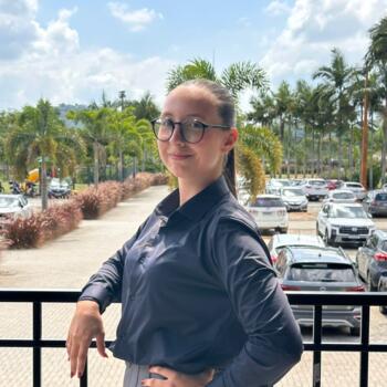 Babysitter in Brusque: Mariana