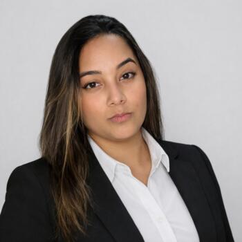 Babysitter in São José dos Campos: Julia