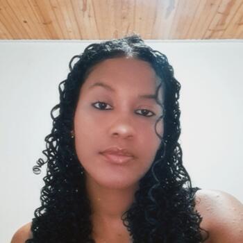 Babysitter in São Gabriel do Oeste: Kayla