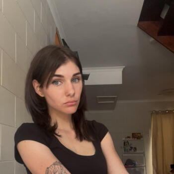Babysitting job in Cairns: babysitting job Vera