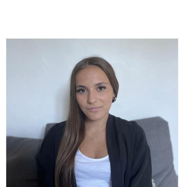 Babysitter in Lormont: Alix