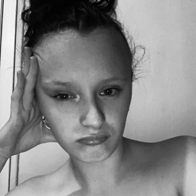 Babysitter in Le Nouvion-en-Thiérache: Chloe