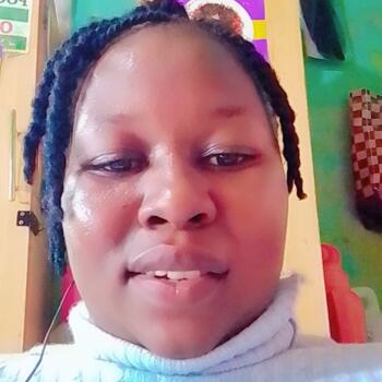 Babysitter Dubai: Sharon