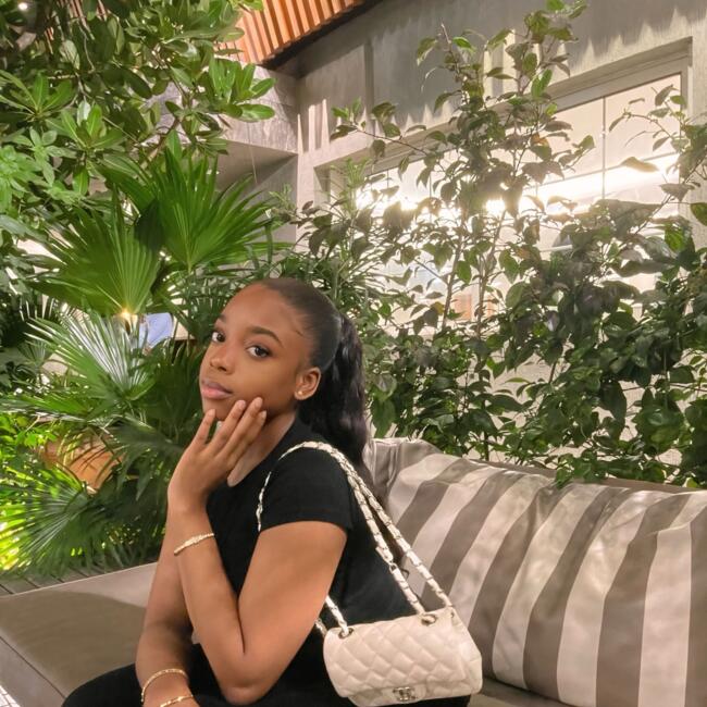 Babysitter in Châtillon: Jade