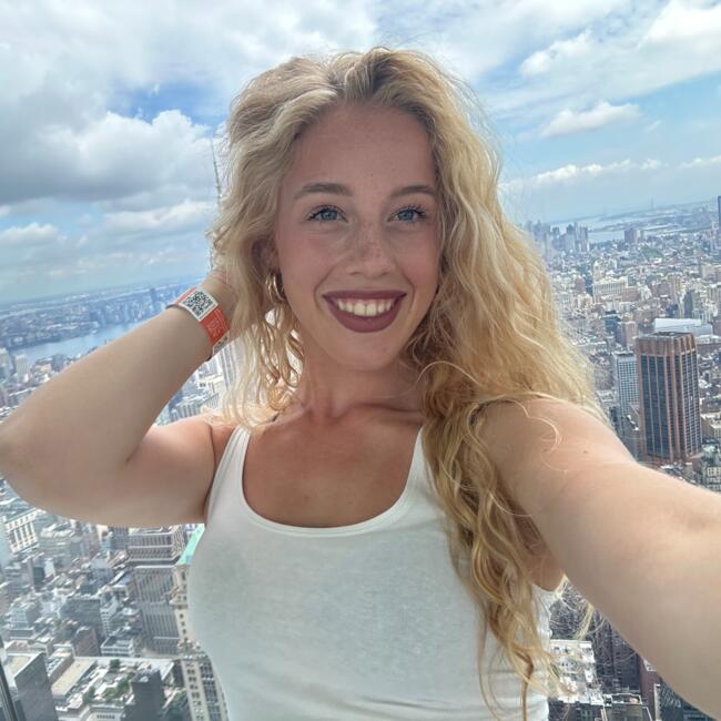 Babysitter in Rome: Giulia