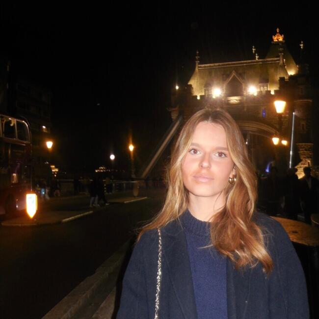 Babysitter in Angers: Azelie