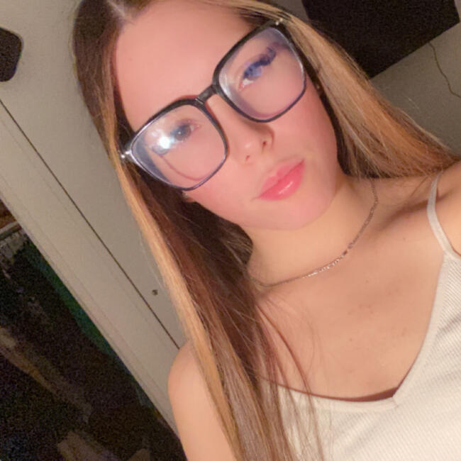 Babysitter in Saint-Gratien: Alycia