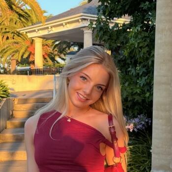 Babysitter in Melbourne: Ashley