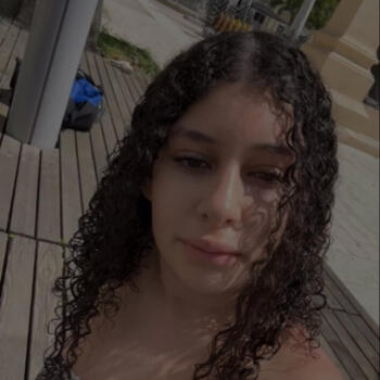 Babysitter in Caen: Kimly