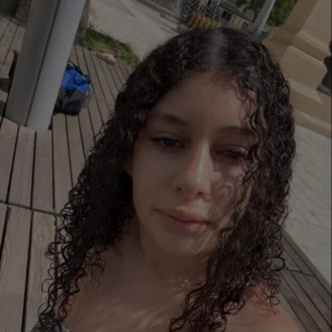 Babysitter in Caen: Kimly