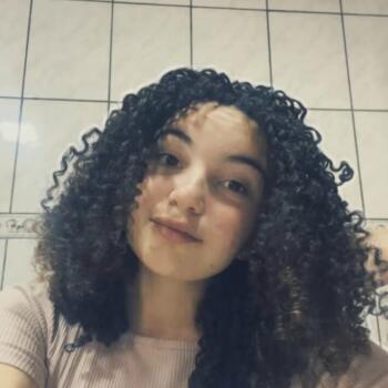 Babá em Saquarema: Emily