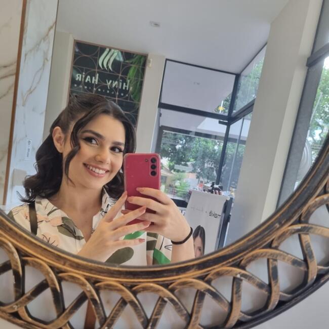 Babá em Maringá: Victória Alicia