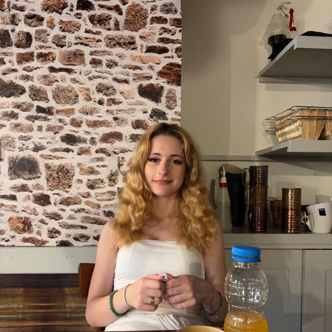 Babysitter in Ozoir-la-Ferrière: Léa