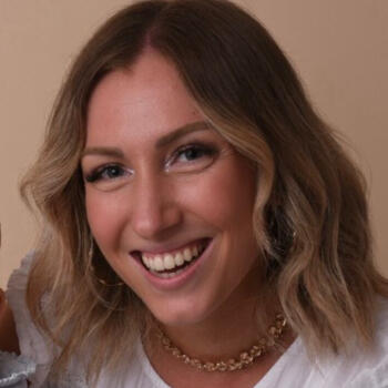 Babysitter Mondelange: Laura