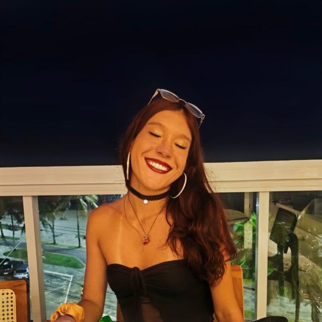 Babysitter in Praia Grande: Ester Giovatto