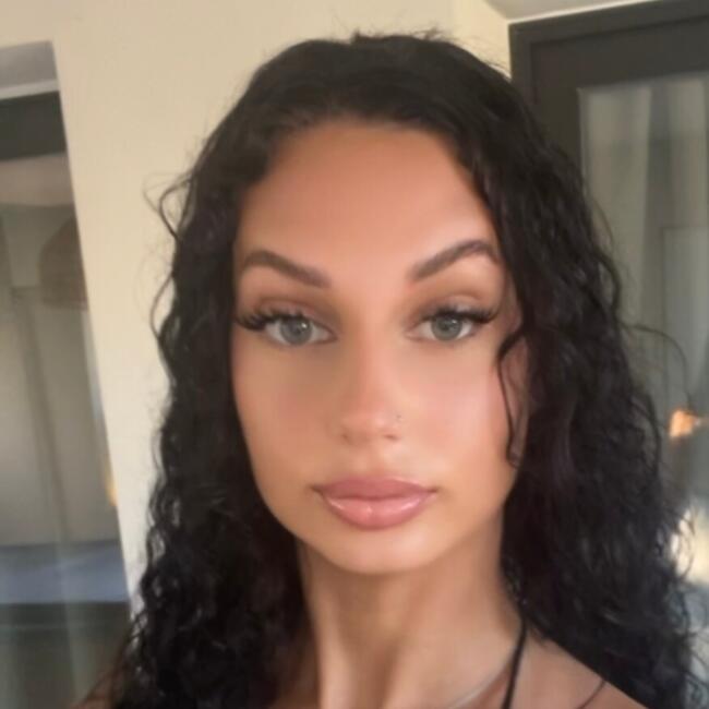 Babysitter in Melun: Lola