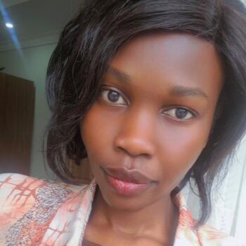 Babysitter Nairobi: Christina