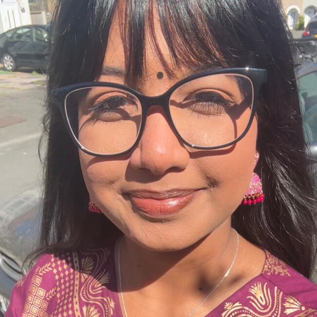 Babysitter in Mitcham: Deeksana
