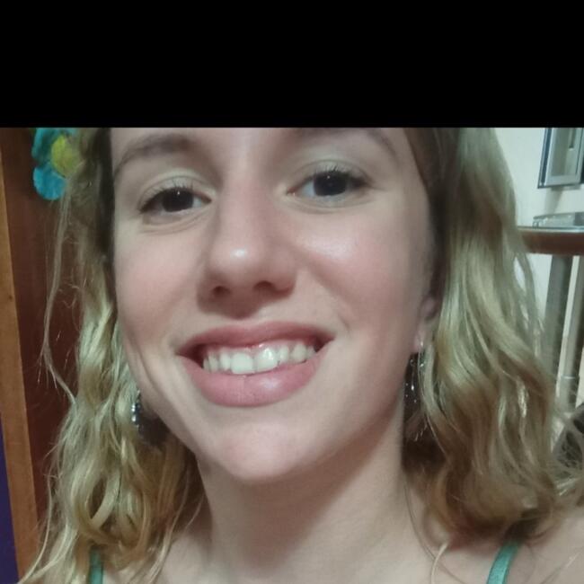 Babysitter in San Roque: Laura