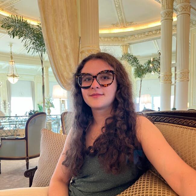 Babysitter in Paris: Anthea
