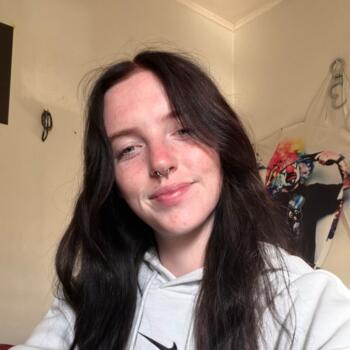 ネルソン のベビーシッター: Asha