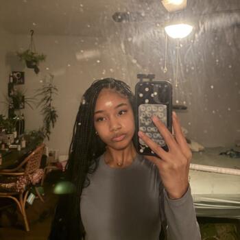 Babysitter in Paris: Fatima