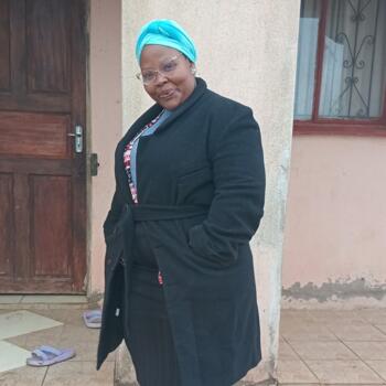 Babysitter in Morningside Manor: Zandile